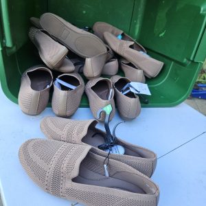 Ladies Size 6 Tan Knitted Slip-On Shoes