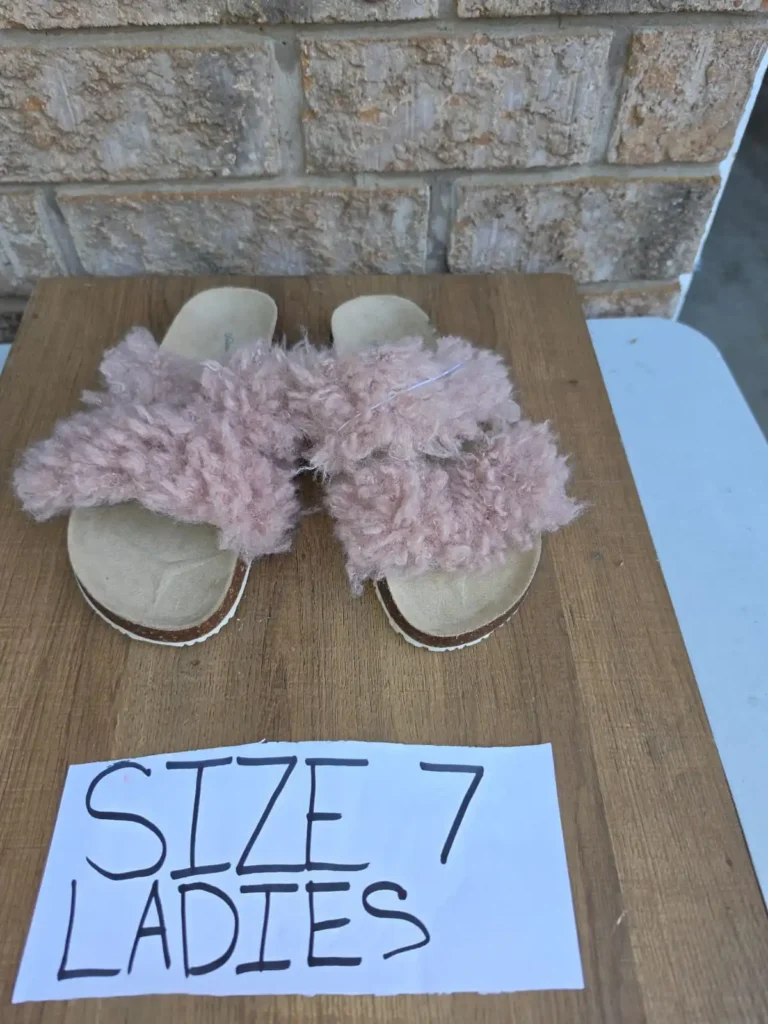 Slippers & Slides