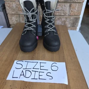 Black Winter Boots with White Fleece Lining Ladies Size 6
