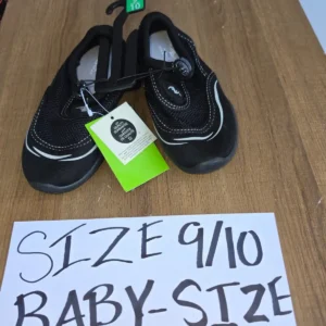Toddler Water Shoes Size 9/10